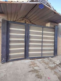 باب لبيع نضيف للاتصال 07753676100