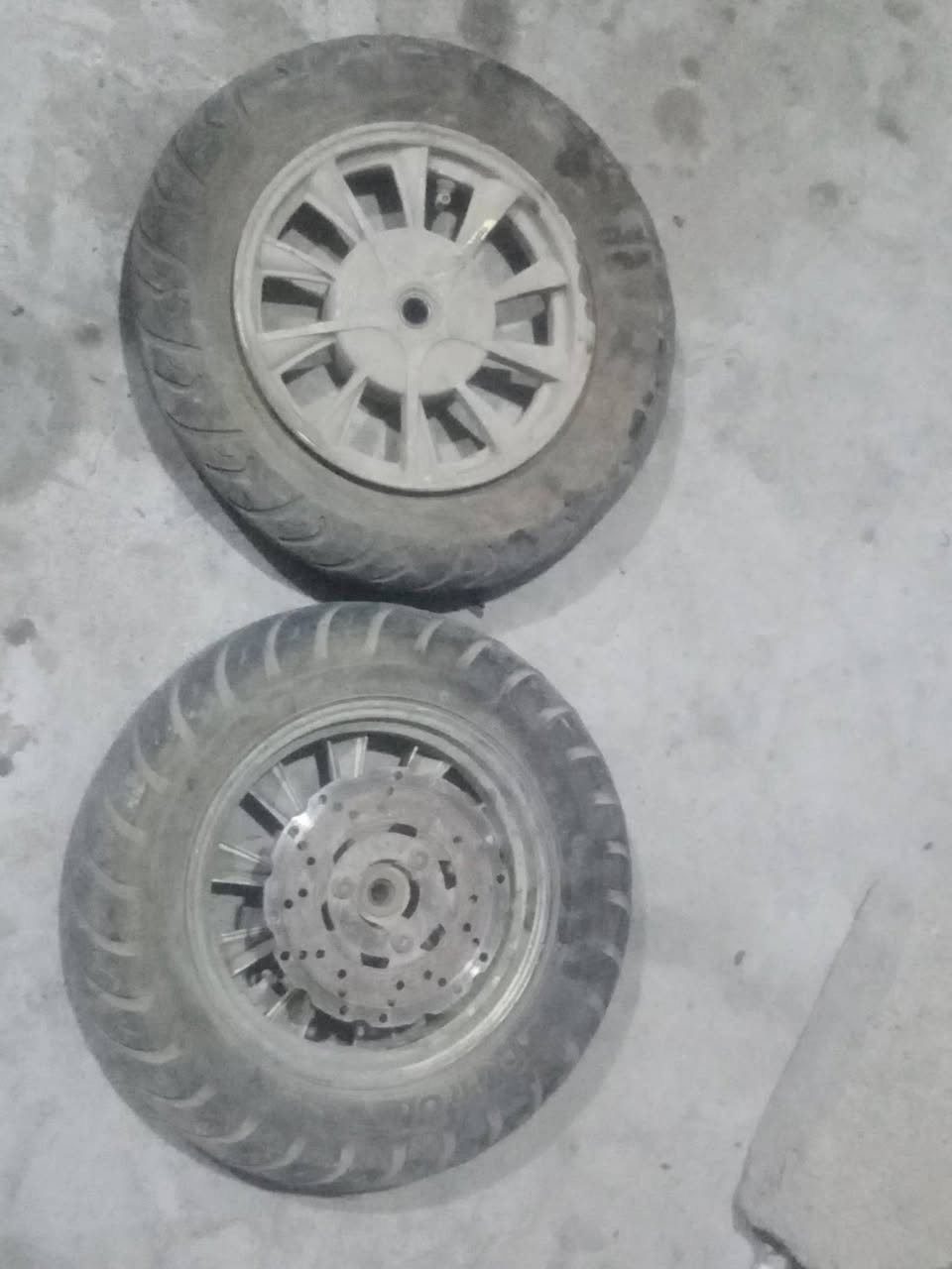 وياله مال صيني كاملات مالات تفصيخ سعر 40 وبيهن مجال للشراي للعلم التاير الأمامي نضيف منفوخ كامل
الخلفي تعبان تايره مكاني ابو الخصيب الشراي يراسل خاص


**إذا كنت صاحب هذا الإعلان وتريد حذفه لأي سبب، رجاءا أرسل رسالة إلى الدعم الفني**