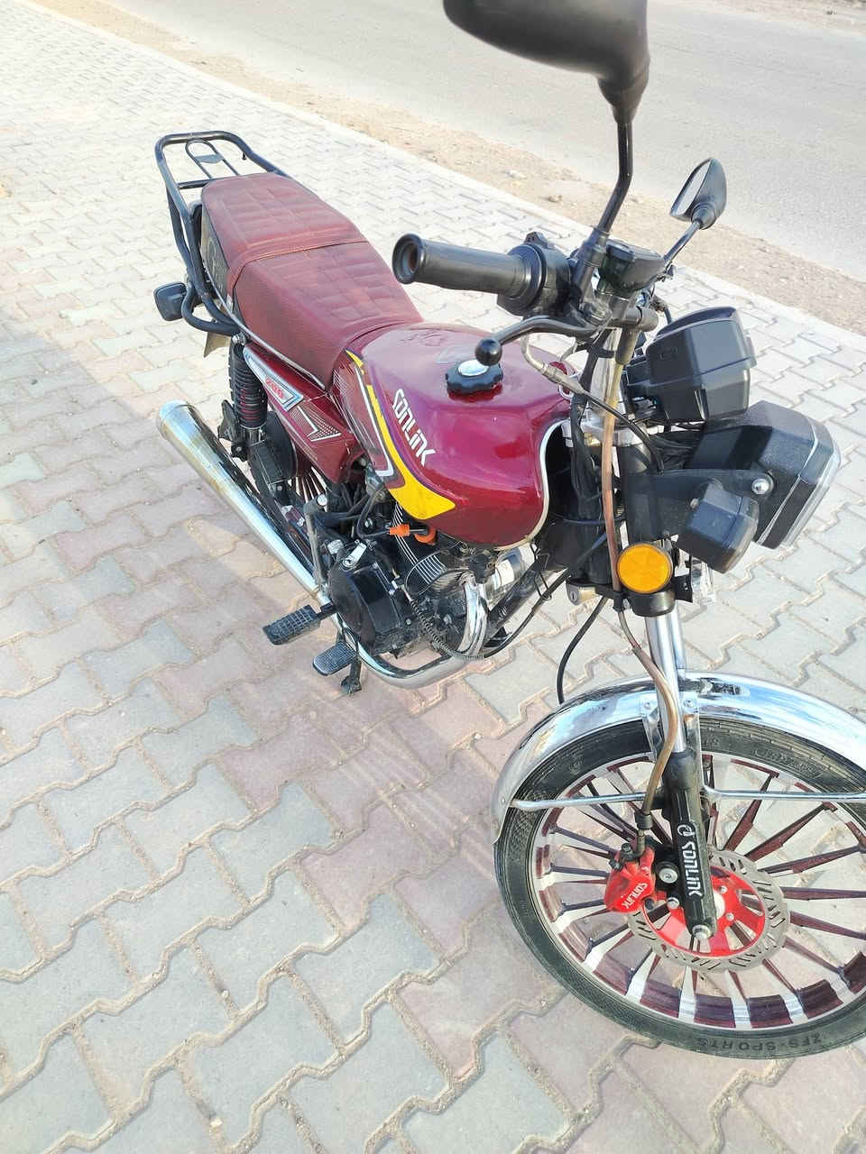 سلام عليكم
ايراني خمسه گير للبيع
ألون ماروني 
المديل 2024شهر 12 
الباب الأول الاورق كامله 
المكنيه خير من الله 
مكاني الحسينه الراشديه 
سعر: 740 وبيه مجال حك جيه 
الاستفسار. 
*********** بي وتساب
