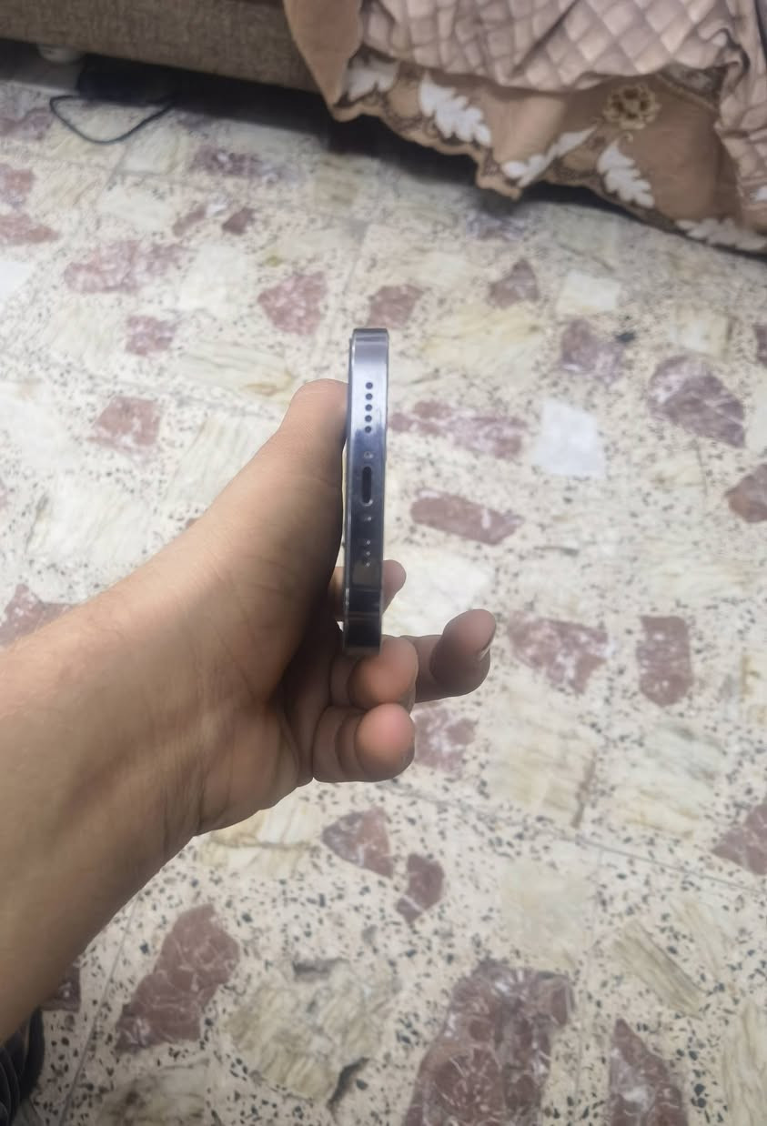 ايفون 13 برو الظهر مكسور والشاشة بيها فطر بسيط الجهاز شغال فيس ايدي سيم كارت البطارية 92 ببجي 90 فريم عنواني بغداد مدينة الصدر السعر 425 ورقم  ***********
