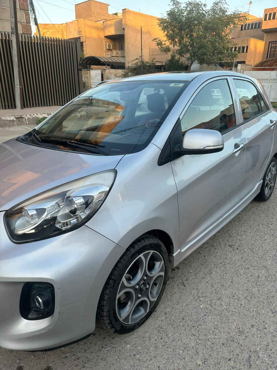 السلام عليكم
مكلف بالنشر 
2016
خليجي 
بدون ضربة ولا صبغ
فول مواصفات 
ماشية 56
السعر 80
بيهه تبخير المكينة قليل 
واتساب فقط ***********
