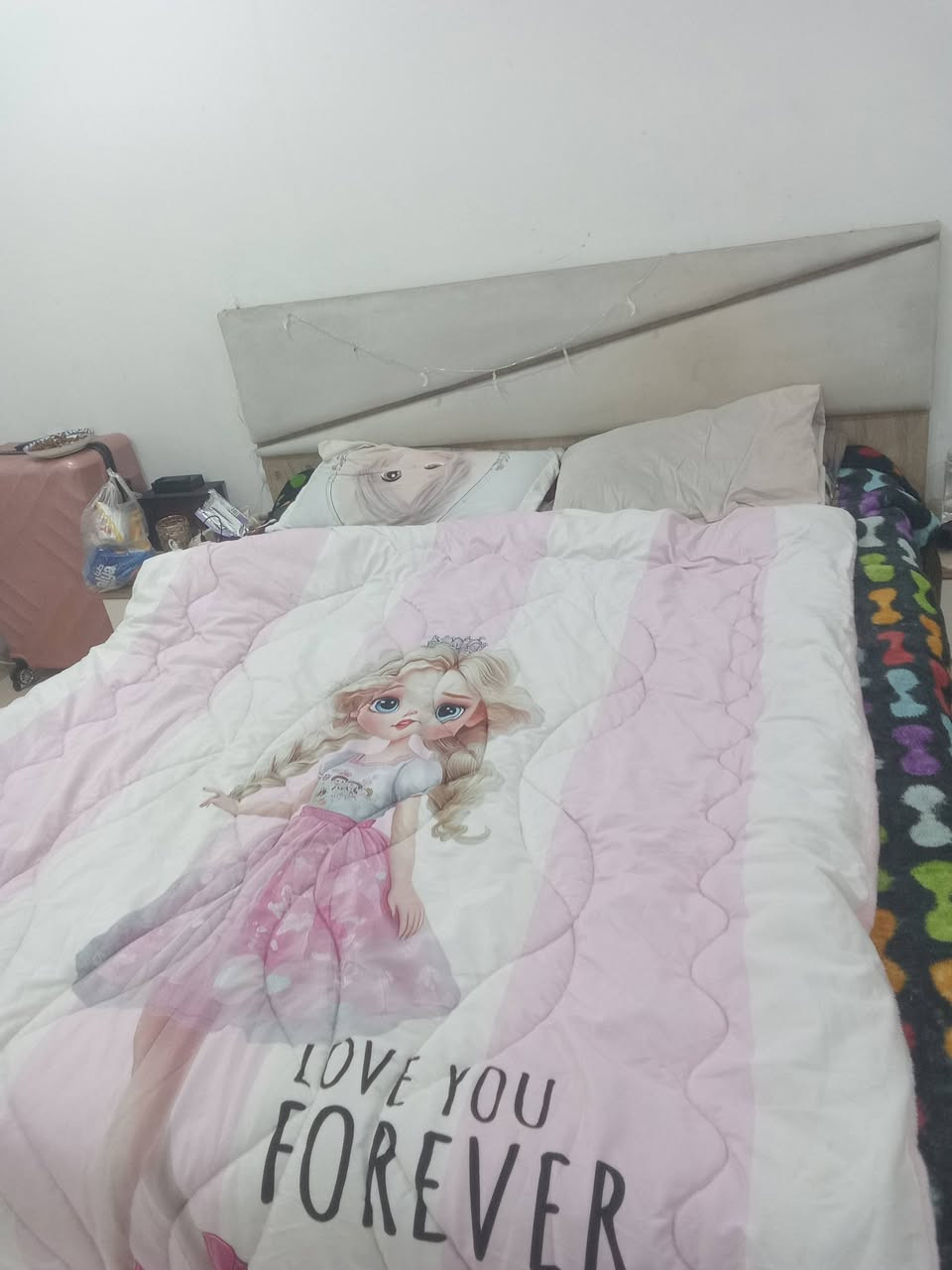 غرفه نوم تركيه نفرين سلايت
بدون دوشك 7قطع السعر ب230 وبيها مجال قليل 
الشراي يتفضل


**إذا كنت صاحب هذا الإعلان وتريد حذفه لأي سبب، رجاءا أرسل رسالة إلى الدعم الفني**