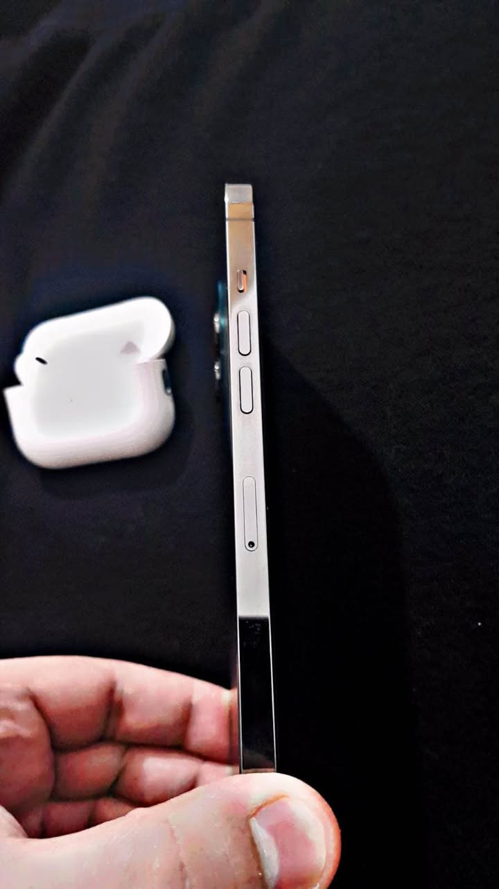 ايفون 12 برو ماكس شرق اوسط ذاكرة 512 فول نظافة 
مبدل شاشة  فقط نوعية جيكس طبق الاصليه فيس ايدي كامره كله شغال وتربروف بطارية 71 الجهاز مكفول افقط مبدل شاشة 
السعر  475 الف بغداد, العراق


**إذا كنت صاحب هذا الإعلان وتريد حذفه لأي سبب، رجاءا أرسل رسالة إلى الدعم الفني**