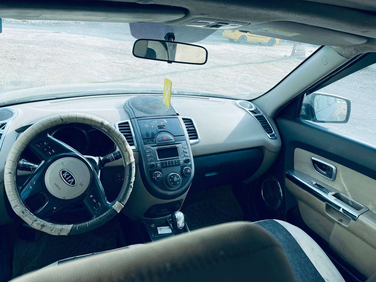 سلام عليكم للبيع كيه صول موديل 2010رقم دياله إنكليزي بسمي تحويل مباشر السياره تعرضت لحادث طخه بدون دواخل دعاميه وراديتر مي فقط سياره شغاله وتمشي تبريد شغال اخوان سياره مصبوغه السعر 75بيع مستعجل الاستفسار ***********
