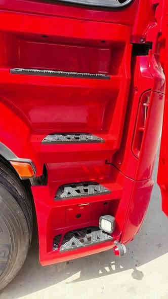 اكتروز وحش للبيع موديل ٢٠١٦ مواصفات السيارة :
ـ سكس ويل جوبلس  اكسن جي اف
ـ قماره شاصي بلاديات 
 ـ تبريد هايبرد وعادي 
ـ منظومة طاقة شمسية
ـ تلفزيون وستلايت
ـ ثلاجة داخلية
 ـ كامرة حساس
 ـ دبل منامية 
ـ كير ١٦ نمره كهربائي
 ـ حجم المحرك ٥٨ 
ـ شاصي ٣٣ 
ـ مربوطة عربانه خمس محاور  اجناب
 ـ رقم سليمانية باسمي 
ـ تسجيل جديد
ـ تخم تاير وسيارة جاهزة للشغل
- بيع راس او عربانه او كاملة 
ـ العنوان  : بغداد / كاظمية
ـ للاتصال : *********** واتساب او اتصال
               ***********
