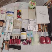 مكياج وعطور وليزر وسشوار  بسعر مناسب 07723063258 تواصل واتساب
