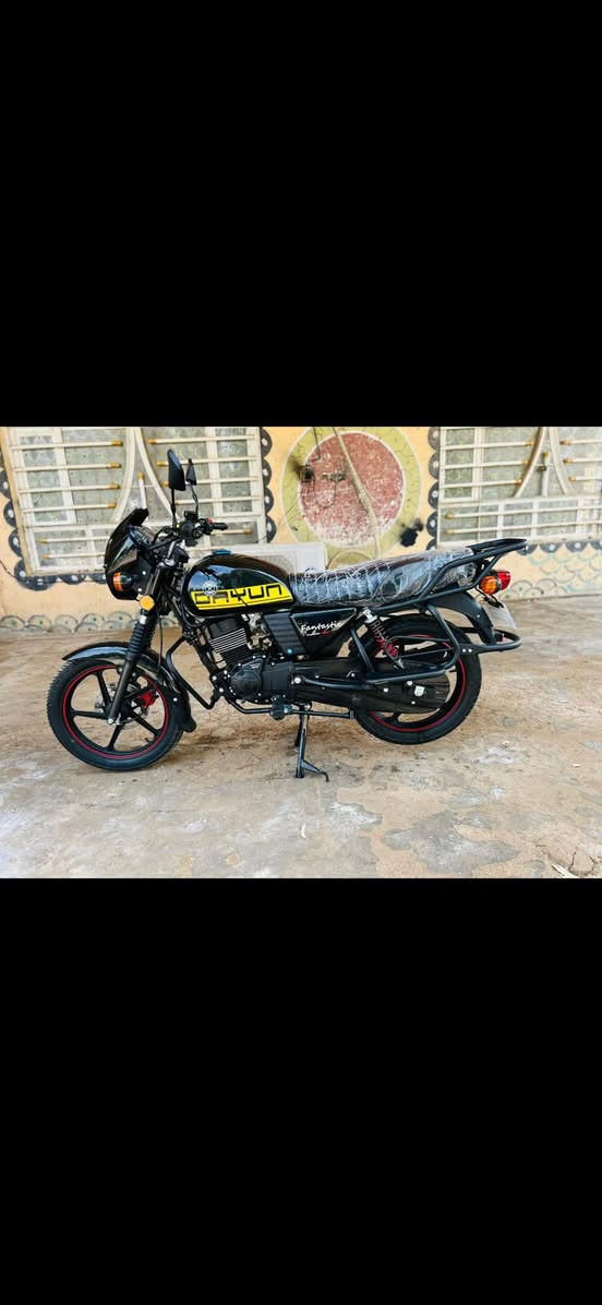 السلام عليكم 
دايون نفخ 2026 صفر كيلو متر وقابله لزياده 
بصمه تشغيل عن بعد 2
سويج سجينه 2
دراجه اول تبديله دهن بعدها ع السحك 
اوراق سكنر 
يعني ابيعك دراجه بعتبار وكيل 
السعر مليون و 650 وبيها مجال بسيط كلش 
عنوان ناصريه مركز سومر 
*********** 📞+ واتساب
