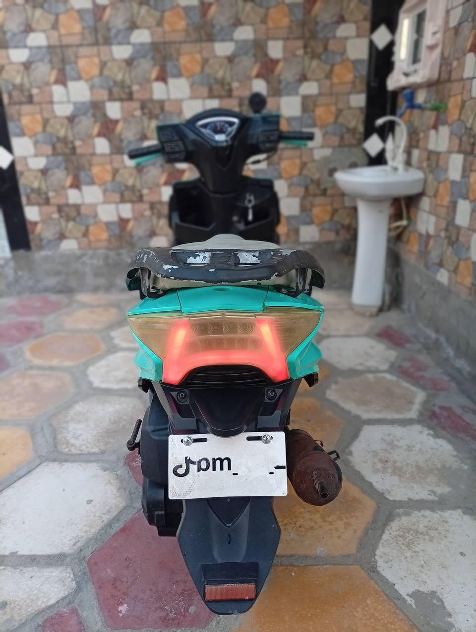 اللهم صلي على محمد وآل محمد دراجه سكنس للبيع  محرك مكفول جاهزه من كلشي كهربائيات شغاله سلف  وشلعه ومعدل ونعومه ولايت اشاير هورن قفل سترين ودبلات شغاله دراجه مال جناي متخسر عليه ربع السعر 400 وبيه مجال لشراي.
العنوان حله منطقة الدبلة 
***********
