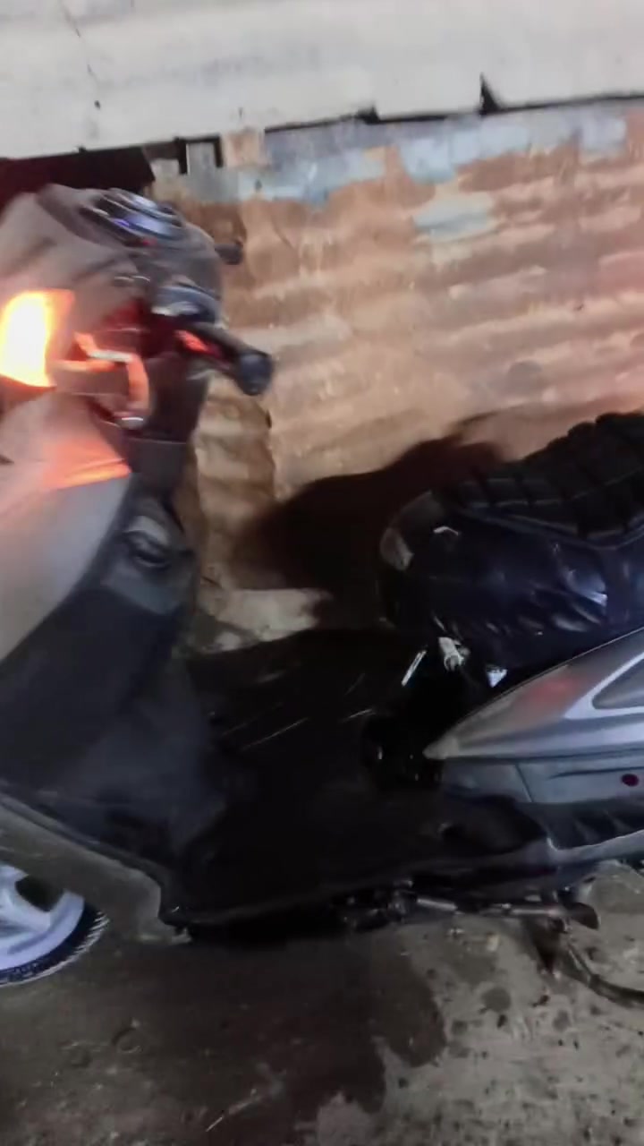 السلام عليكم دراجه سكنس فحل ياباني دراجه جانت شغاله فجه طفت بيه خل بل كهرابايت مكين شغاله دراجه ابيع هل الموجود سعر 350وبيه مجال لطيبن عنوان بغداد البلديات


**إذا كنت صاحب هذا الإعلان وتريد حذفه لأي سبب، رجاءا أرسل رسالة إلى الدعم الفني**