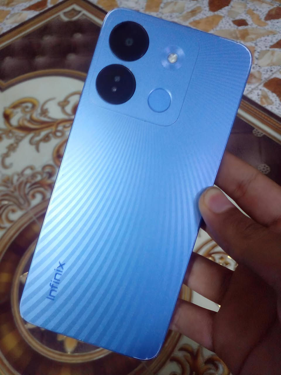 السلام عليكم
جهازين للبيع نضاف واستخدام شخصي خفيف مستعجل عل بيعه

━━━━━━━━
1. Samsung Galaxy A02
━━━━━━━━
- الذاكرة: 64GB | الرام: 3GB
- الشاشة: 6.5 إنج HD+، شاشة وكالة اصلية بدون اقل فطر
- المعالج: MediaTek MT6739 المتواضع مناسب للتصفح والالعاب الخفيفه 
- الاصدار: اندرويد 11 قابل للترقيه
- الكاميرا: 13MP + 2MP خلفية، 5MP أمامية
- البطارية: 5000mAh تدوم ليوم كامل
- الحالة: ممتاز جدا ونظيف الهيكل نظيف 95%
- السعر: 50 ألف دينار

━━━━━━━━
2. Infinix Smart 7 HD
━━━━━━━━
- الذاكرة: 64GB | الرام: 4GB + رام ممتد
- الشاشة: 6.6 إنج HD+، شاشة وكالة اصلية
- المعالج: Unisoc SC9863A ثماني النواة مناسب للتصفح والمهام اليومية والالعاب الخفيفة
- الكاميرا: 13MP + AI خلفية، 5MP 
- البطارية: 5000mAh
- مميزات اضافية : تصميم مبتكر ومقاوم للبكتيريا، مستشعر بصمة خلفي + فتح الوجه ، فلاش امامي ، استوديو موسيقى + تحسينات صوتية DTS Audio processing، ميزات تصويريه مدعمه بالذكاء الاصطناعي 
- الملحقات: شاحن وكارتونة الجهاز بملحقاته موجودات
- الحالة:  اخو الجديد نظيف97% 
- السعر: 60 ألف دينار

━━━━━━━━
تاخذ الجهازين سوا بسعر 90 الف دينار قفل

 فحص قبل الشراء
التواصل خاص او اترك تعليق المكان الرضوانية او قرب البياع - بغداد
━━━━━━━━


**إذا كنت صاحب هذا الإعلان وتريد حذفه لأي سبب، رجاءا أرسل رسالة إلى الدعم الفني**