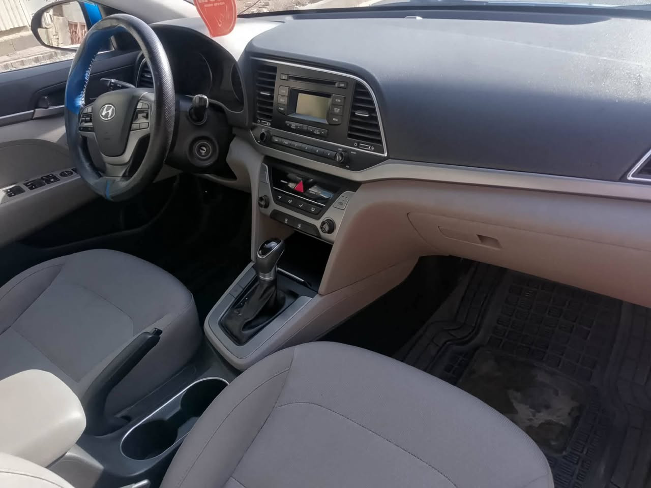 سلام عليكم النترا ١٧ امريكي رقم اربيل عندي بيهة وكاله عامه يعني اني احولك هزة لل٢٦ حادثهة موضح بلصوره مكان بغداد المحموديه اني مكلف بالنشر للاستفسار اتصال بصاحبهة ***********
