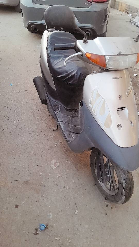 بسبم الله 
للبيع دراجه ساسوكي نظيفه جدا محركها مامفتوح 
العنوان حي الجمعية  السسعر 350وبيها مجال كلشي شغال بيها مابيها نواقص ***********
