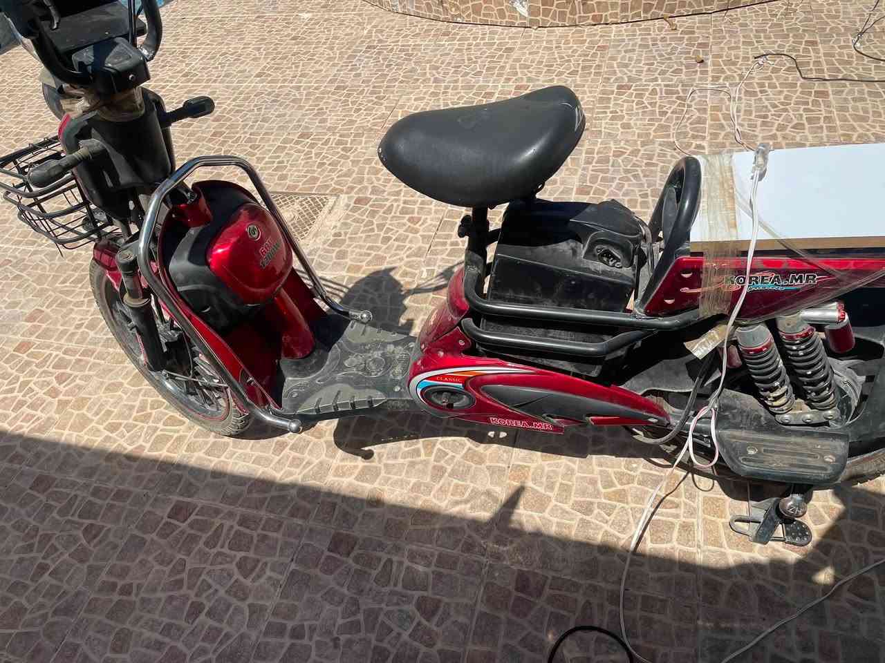 موتسيكل قياس 20
اربع سرعات 
سرعة ٩٩ 
بطارياتها لازم تبدل 
سعر ٢٠٠الف تواصل واتساب ***********
