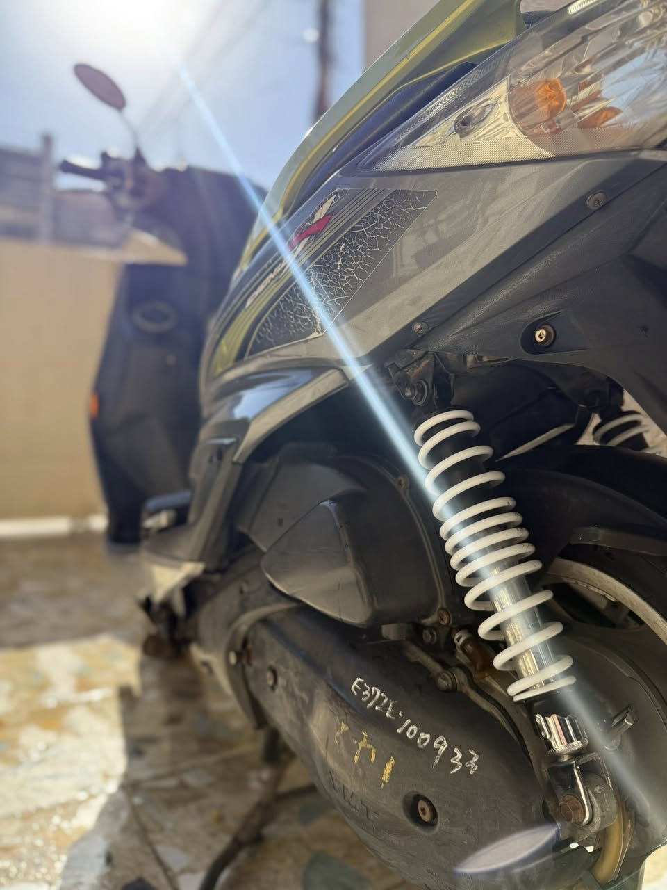 سلام عليكم
سكنس فحل طلاعات خمسينية دشبول احمر شرايط خضر 
ويالة بيض الدراجة بلادية من البرغي ومكفولة كفالة عامة مكينة وكفر وكلچات للأخير الدراجة مال جناي العنوان بغداد البنوك الشراي يتصل ***********
والمو شراي وميعرف بيهن لا يخابرني 👍🏻
