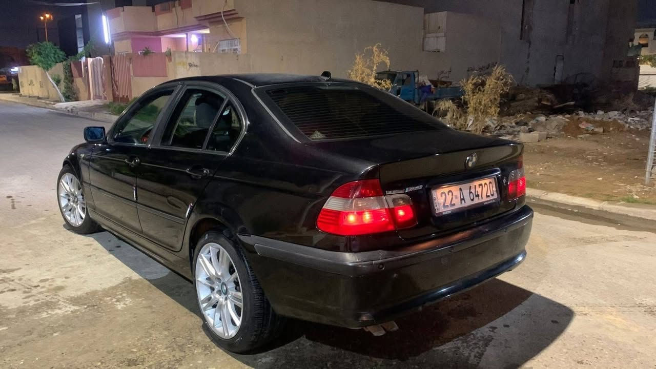 ا‎لسلام عليكم  
للبيع أو مراوس برياضي 
‎ أسوّد لماعة وارد ألمانيا أصلي بلادي BMW E46 330d 
 2002 موديل محدثه 2004 
‎رقم اربيل انكليزي تحويل شرط 

‎السياره فول مواصفات :: 
محرك ديزل ستة سلندر 2500 توربو 
داخل صاج ملكي 
‎تحكمات ستيرن 
‎مثبت سرعة
مايكرفون و بلوتوث 
‎تبريد ثلج سبلت 
‎كشنات M جلد اسود تدفئة 
‎مانع انحدار و انزلاق 
‎بردة خلفية بلادي 
موبايل خلوي 
‎سيدي جنجر 6 اقراص 
‎ جام كهرباء اوتو 
ويل 18 M تو سايز
‎لايت اوتو و سوارات ملونة 
‎شاشة اندرويد 
‎كير اوتو ثلاث وضعيات A M S 
‎وباقي المواصفات مال e46 معروفه 

محرك ديزل صوته ناعم مثل البانزين بيها ربع باب ورا النفر بارد وسنوية جديدة 
سيارة كاملة مكلمة مابيها نقص برغي اقتصادية جدا بالكاز للعلم 
 و بيها حصة مال منتجات كل يوم ويوم  40 لتر  هذا الموديل محركه جدا قوي  ومايعطل و غراضها متوفرة بالشمال وبغداد و  الجنوب 
وياها قطع غيار أصلي  مستعمل موجودة للبيع 
السيارة مسويله ادامه كامله  باتري جديد شادلها فلاتر جديدة و فيول بمب جديد وداينمو جديدة حدادية و صدر جديد طخم دسكات أمامي وخلفي جديد 
 السياره متعوب عليها وبلعافيه على الياخذه السياره معروضه ب 80   ورقة وبيها مجال للشراي   تواصل خاص او واتس اب *********** 
مكاني الموصل
الأيسر
