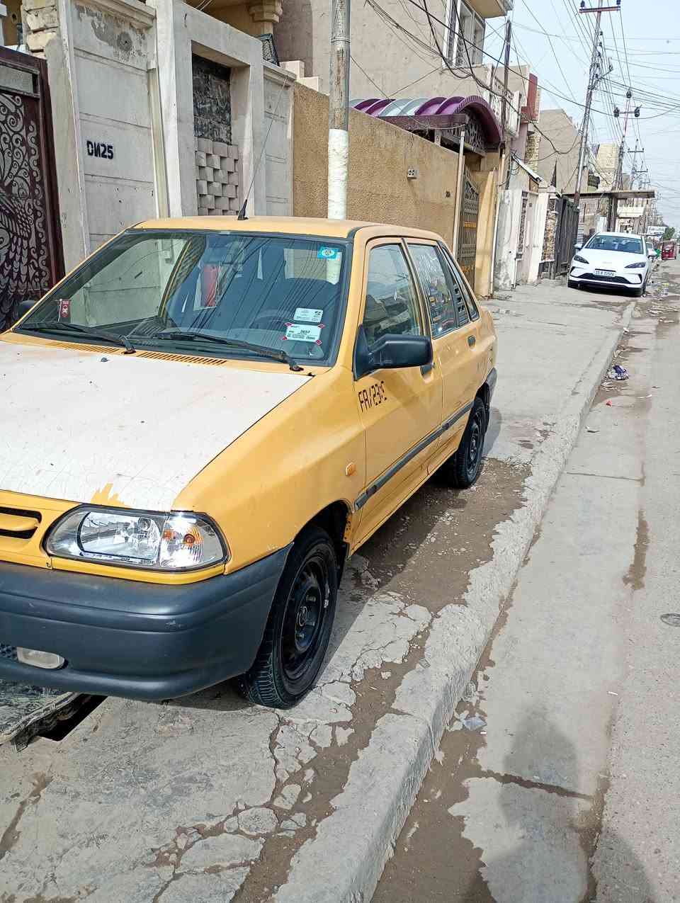 سلام عليكم سياره للبيع موديل 12جهزه ومصفره من كلشي وبسمي كبل تحويل تبريد شغال السعر 28بيه مجال مكاني دوره ***********
