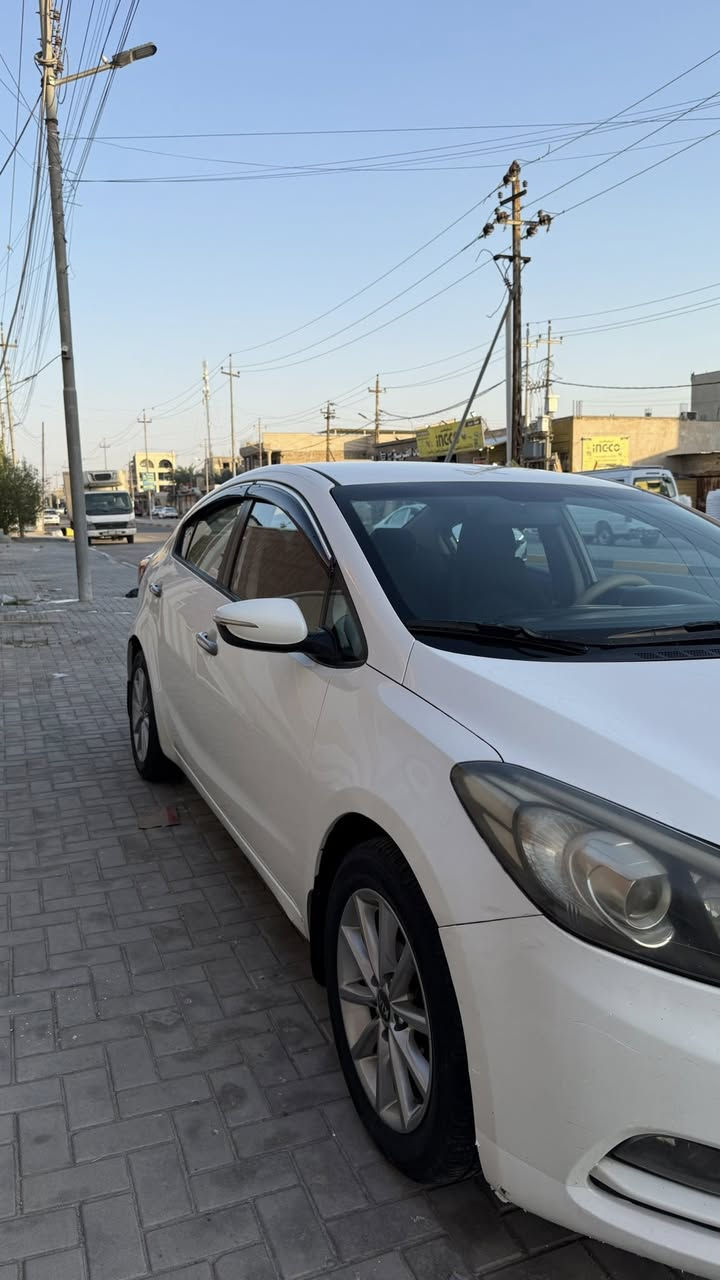 سلام عليكم كيا سيراتو موديل 14 خليجي محرك 1600 رقم سليمانيه تحويل وكاله موجود السياره كفالة ماعد شبرين باب سايق معدل بpdr سياره جاهزه مابيه اي نقص  السعر 126 وبيه مجال قليل رقم الهاتف *********** مكانها البصره
