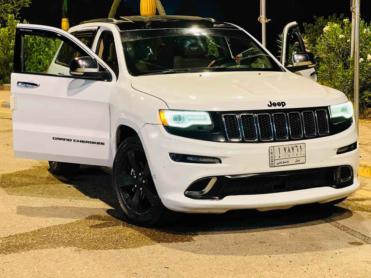 السلام عليكم ورحمة الله 
Jeep Grand Cherokee 2015 Limited 
معروفه مواصفات هاي الفئة رقم بابل سنوية ممنتهيه 
بدون حادث مستورديها على ايدينه تقريرها شخوط 
بيها صفحه الصدر كلير بدون حادث  او معجون 
مكان السيارة بابل والسعر ١٦٧ ورقة وبيها مجال 
تواصل : ***********
