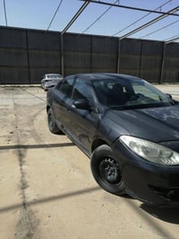 رينو فلونس • ٢٠١٢ • مجال بسيط