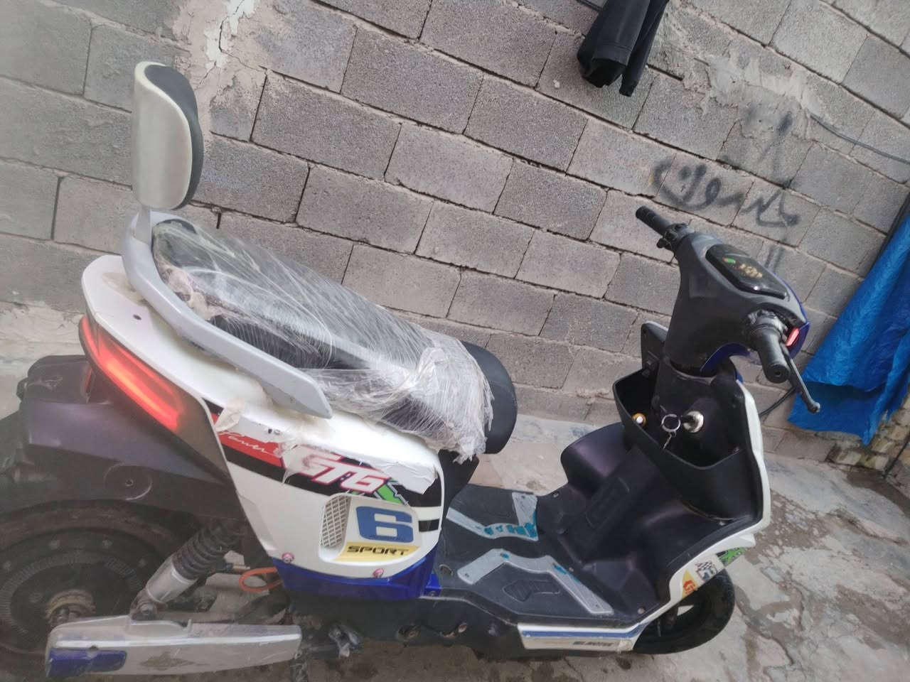 السلام عليكم دراجة شحن البيع دراجة نقصهه فقط بريكات الدراجة كهربايات كلهه شغاله السعر 370 او بيهه مجال رقم الهاتف *********** واتساب
