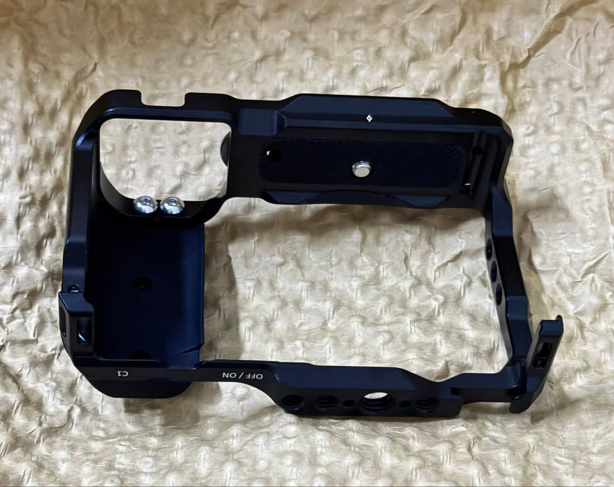كيج سمول رينج (SmallRig Cage)
Sony zv-E10 للبيع جديد لم يستعمل


**إذا كنت صاحب هذا الإعلان وتريد حذفه لأي سبب، رجاءا أرسل رسالة إلى الدعم الفني**
