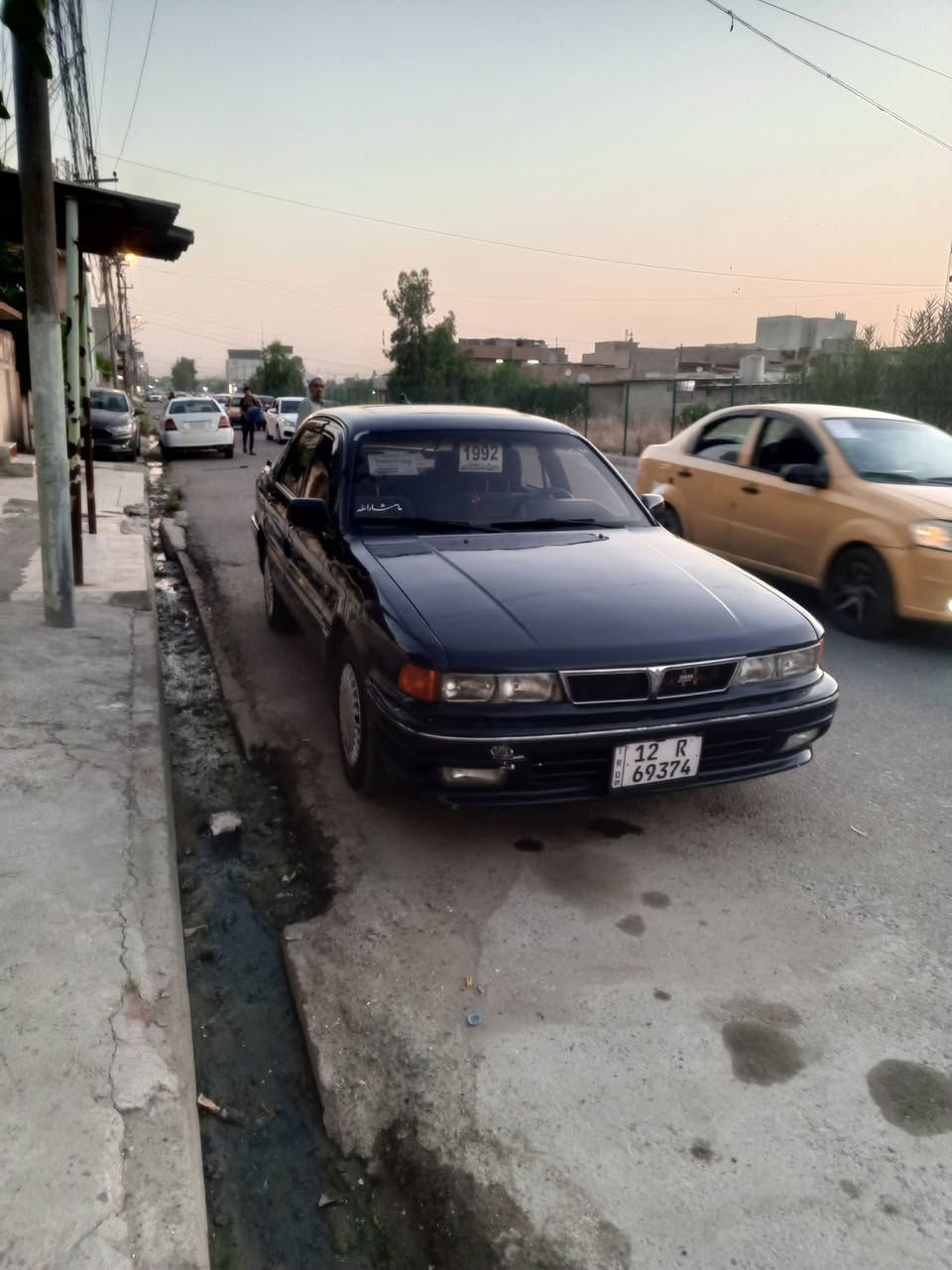 سياره مستبوشي موديل 92 كير محرك شرط تبريد شغال ثلج طخم تأير جديد سياره وضع شركه بس قطعتين صبغ فول بس كير عادي السعر 48 ورقه التواصل مع الرقم *********** 
***********
