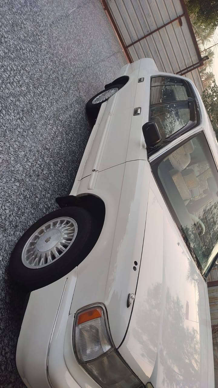 سلام عليكم سياره كراون(ارنب) موديل 95  ديلوكس  مكفوله من الضربه والعيب الشرعي والأصوليات سياره جاهزه من كلشي تبريد مكينه وكير. وحداديه نضيفات 
مصبوغه اصفاحها للجماليه السعر /65/وبيها مجال  المكان ذي قار (كرمة بني سعيد )
***********
