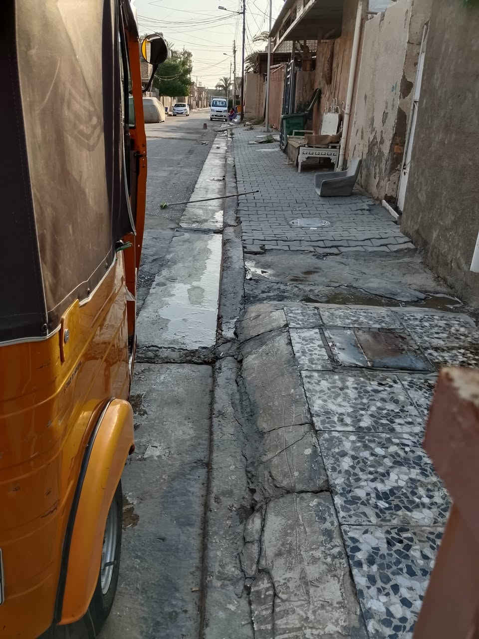 سلام عليكم تكتك للبيع مديل 2020 بيه مكينه مال 22مجفته جديد دراجه كامل من كلشي بيه خيسات قليل مثل ما موضح بصوره ما بيه ضربه السعر7ملاين وبيه مجال لشراي مكاني بغداد الحسينيه مال راشديه رقم الهاتف***********
