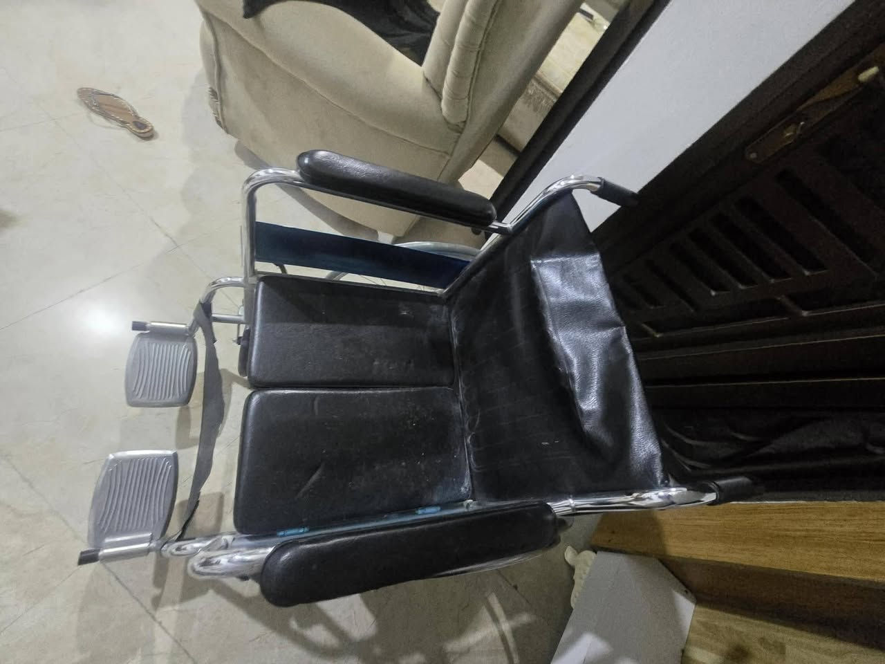 للبيع عربنه نضيف حيل سعر 150وبيه مجال 
بنكه ارضيه 45 شرط شقله 
ول مشايه 22 متابعه للحساب العنوان  حي الشرطه


**إذا كنت صاحب هذا الإعلان وتريد حذفه لأي سبب، رجاءا أرسل رسالة إلى الدعم الفني**