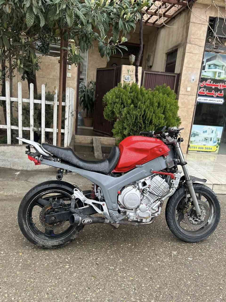 یامها محرک ٨٥٠
ياماها 850cc
المحرك مامفتوح، الدراجة نظيفة وما بيها أي مشكلة
البلاكات جدد، والتواير هم جدد
شاشە ایباد و کامیرا و کاربلای
السعر: ١٢ ورقة 
المكان: السليمانية ماكو توصيل


**إذا كنت صاحب هذا الإعلان وتريد حذفه لأي سبب، رجاءا أرسل رسالة إلى الدعم الفني**