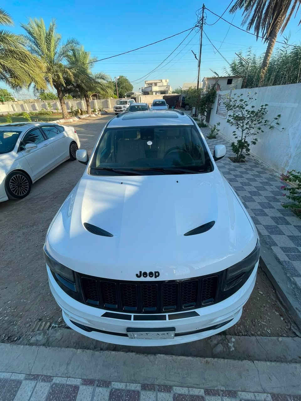 جيب ٢٠١٤ خليجي لمتد فول مواصفات
محدث srt  تحديث اصلي 
مكينة كير مامفتوحات 
تخم تاير جديد
صدر جاهز
صبغ جاملغ فقط وتكحيل بسيط بلباب 

السعر ١٩٥ 
مكانها بابل مشروع المسيب 

***********
