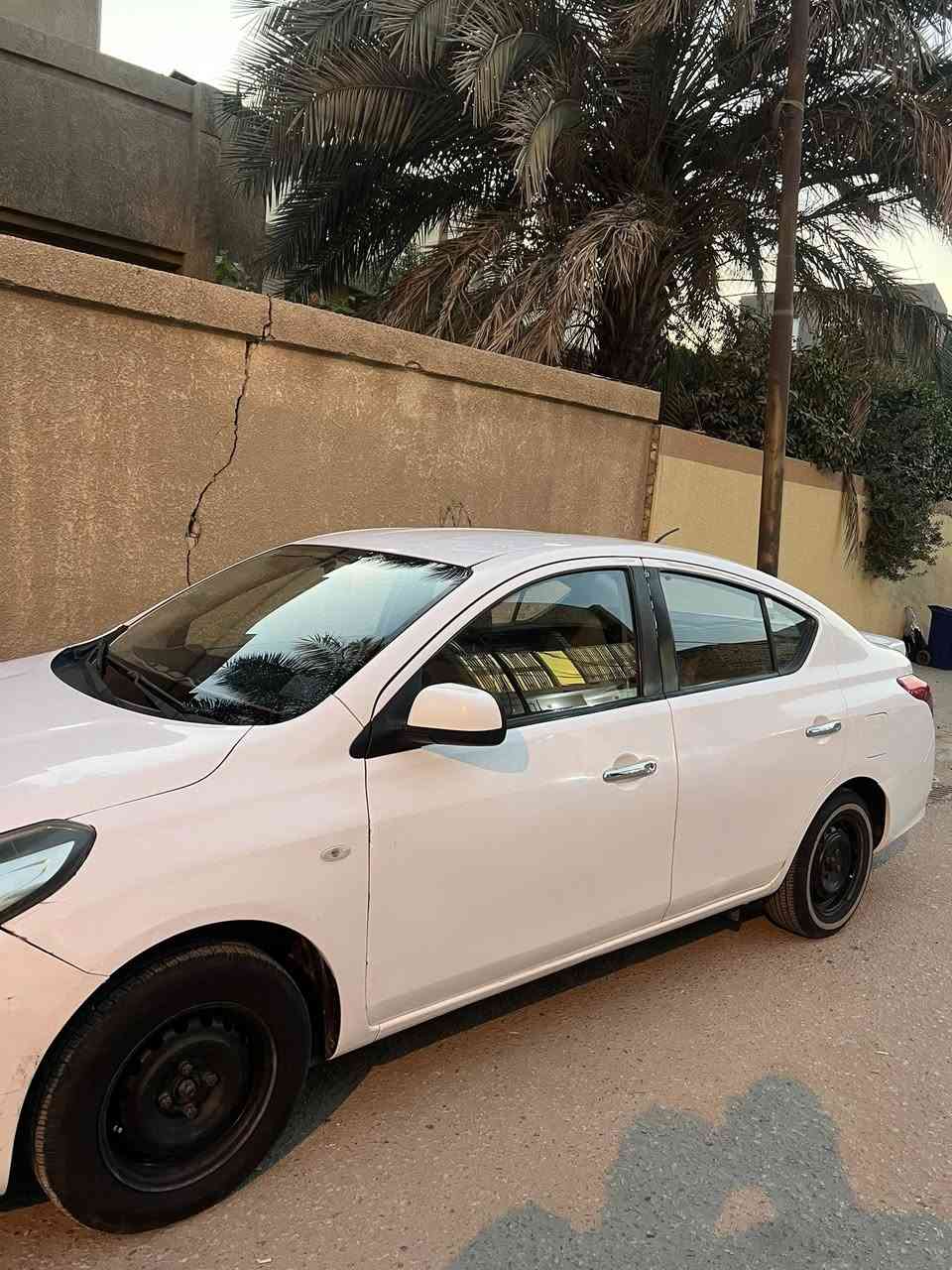 السلام عليكم
صني 2018 رقم بغداد انكليزي مميز
سنوية لل 2028 
بأسمي السيارة 
بيها فقط باب السايق رش ومكانين بارد وسونار موجود
السيارة جاهزة على اخر حبة مابيها نقوصات
السعر 105 وبي مجال بسيط حگ الجية
للأستفسار ***********
