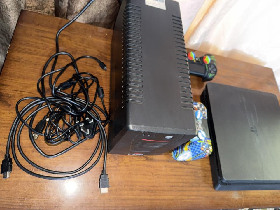 السلام عليكم..
بلي 4 سلم مهكر 1 تيرا 
مع ups 1500 بعده جديد
مع جوستكات عدد 2
مع كيبلات التشغيل كامله
الجهاز جدا نظيف ما مصلح لوك ستيكر 
مع 13 لعبه
مع ميز تلفزون يتحمل شاشه لحد حجم 55
موجوده عندي شاشه حجم 43  ماركه deko
العنوان بغداد الزعفرانية 
***********
السعر مع الشاشه 500 الف 
يوجد توصيل داخل بغداد
