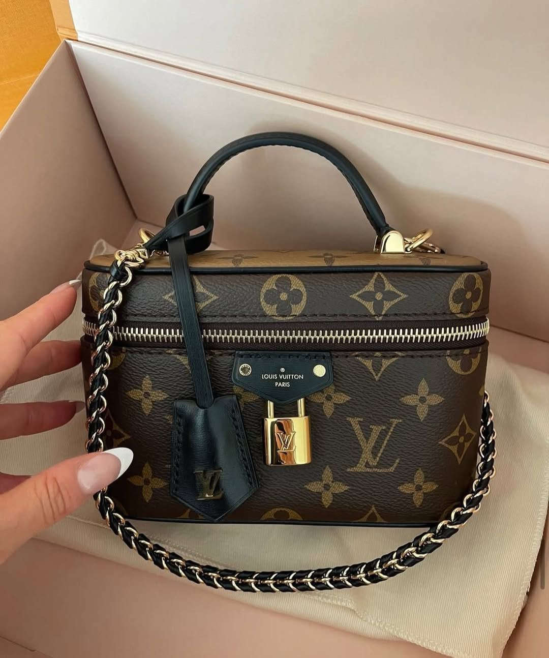 جاهز للشحن من المصنع مباشره
 حقائب نسائية ماستر كوبي كواليتي عالية 
 لطلب للأنضمام إلى قناتنا على التيلجرام جميع الموديلات اشترك 👇🏻
https://t.me/+4K_zUF8JuTRiMTNk
https://t.me/+4K_zUF8JuTRiMTNk
تابع قناتنا على الواتساب 
https://whatsapp.com/channel/0029VbBYql5IyPtT3NnOT83d


**إذا كنت صاحب هذا الإعلان وتريد حذفه لأي سبب، رجاءا أرسل رسالة إلى الدعم الفني**