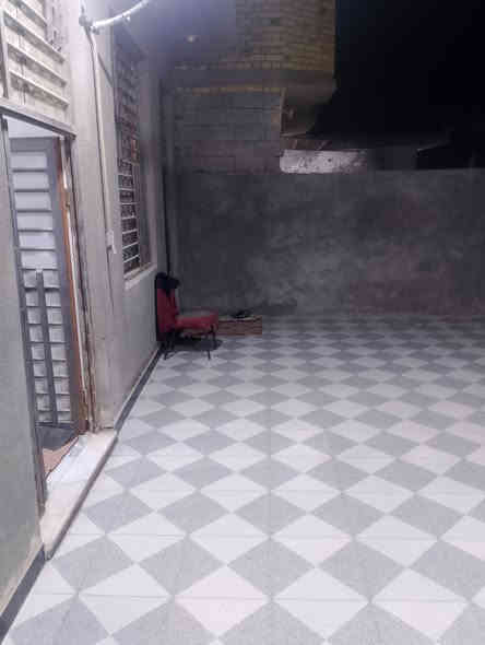 بيت زراعي مساحه 360 بلوك كهربائي صب كونكريت في الاسكان الصناعي قرب مدرسه الحريه موقع تجاري يحتوي على غرفتين وصالتين ومطبخ وصحيات داخليه وخارجيه وديوانيه 14 × 4 ومحلات اثنين مؤجرات حاليا السعر 105 وبي مجال الشراي فقط يتصل***********
