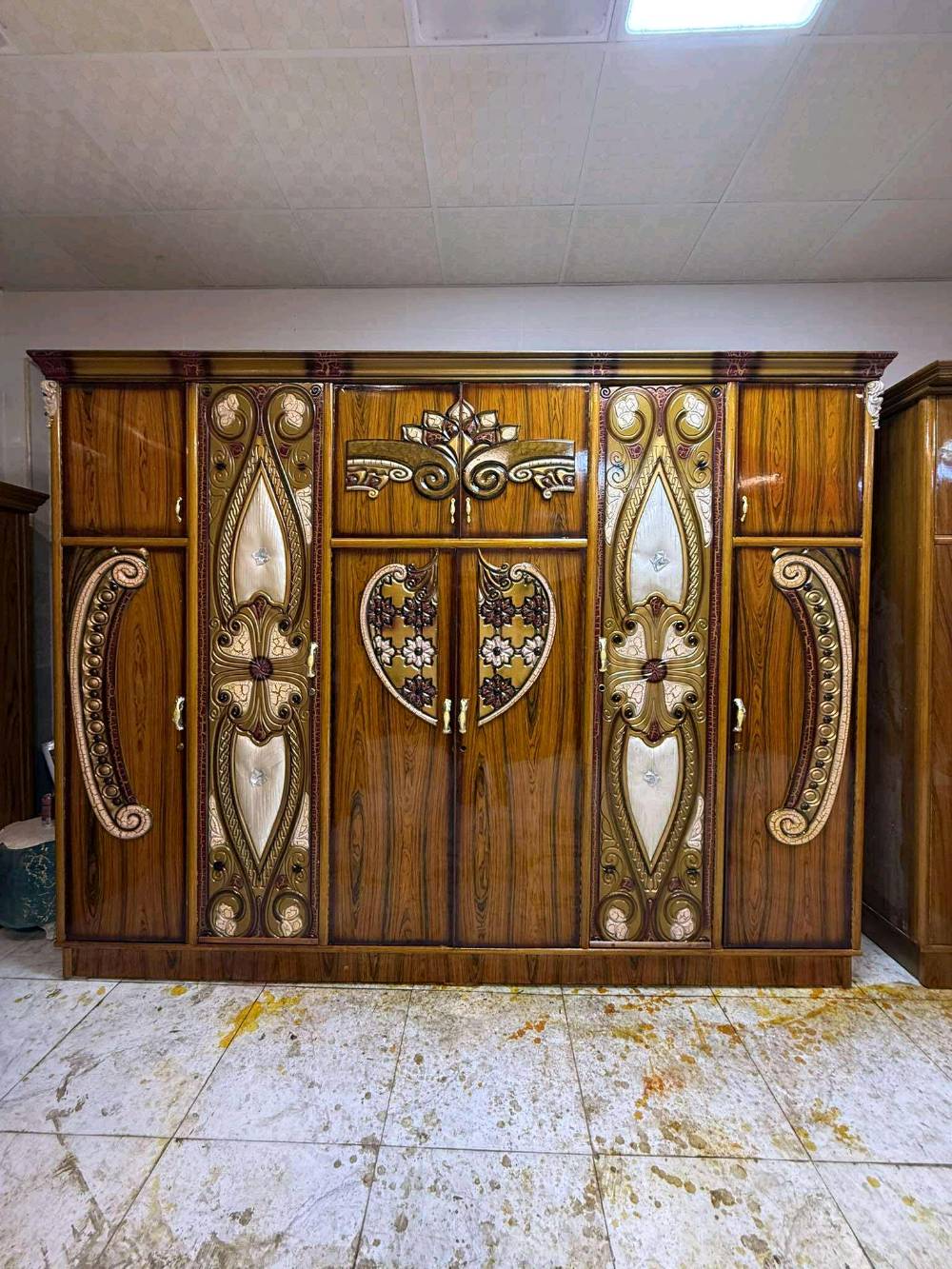 السعر ٧٥٠ قفل 
شد نقل داخل بغداد مجاني
نضافه ٩٠
٨ قطع
شغل وصط