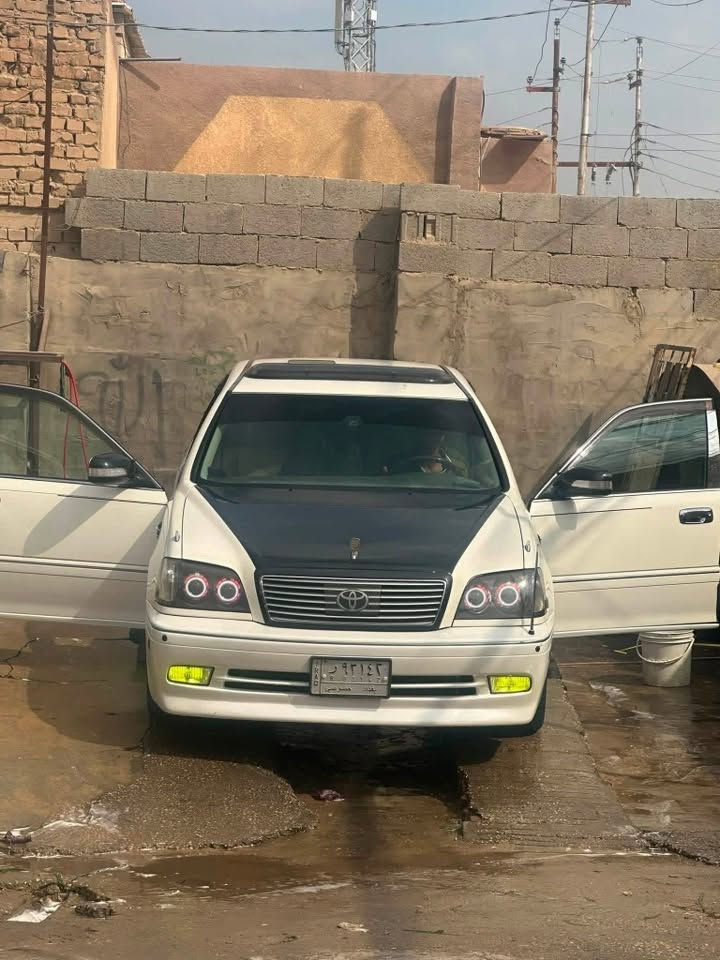 السلام عليكم كراون
ملكه فوول واحد على واحد شرط موديل 2000
مكفوله السياره تبريد قطعتين حداديه 
محرك ديڤور الچبير شاصي 75معروفه مواصفات الفول
***********
السعر 130
