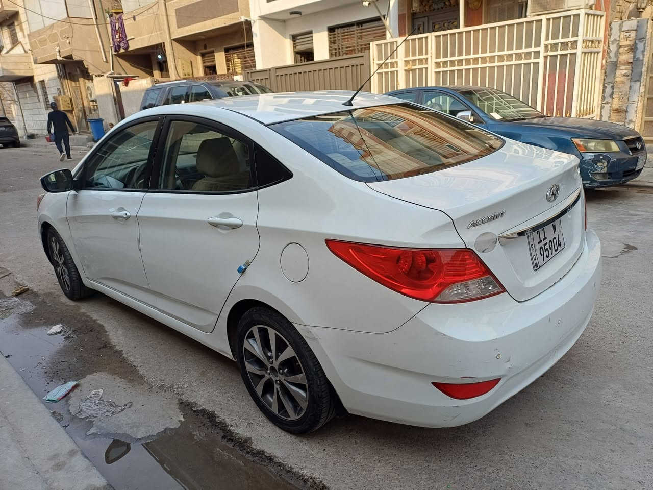 السلامُ عليكم  

#اكسنت_موديل__2015 للبيع
ماشية ( 77 ) الف بيها بارد وضربة خفيفة بالدوسة كما موضح بالسونار المرفق بالمنشور .
#السعر__105 وبيها مجال للشراي.
مكان السيارة #الكرادة_داخل 

للاستفسار  ***********
