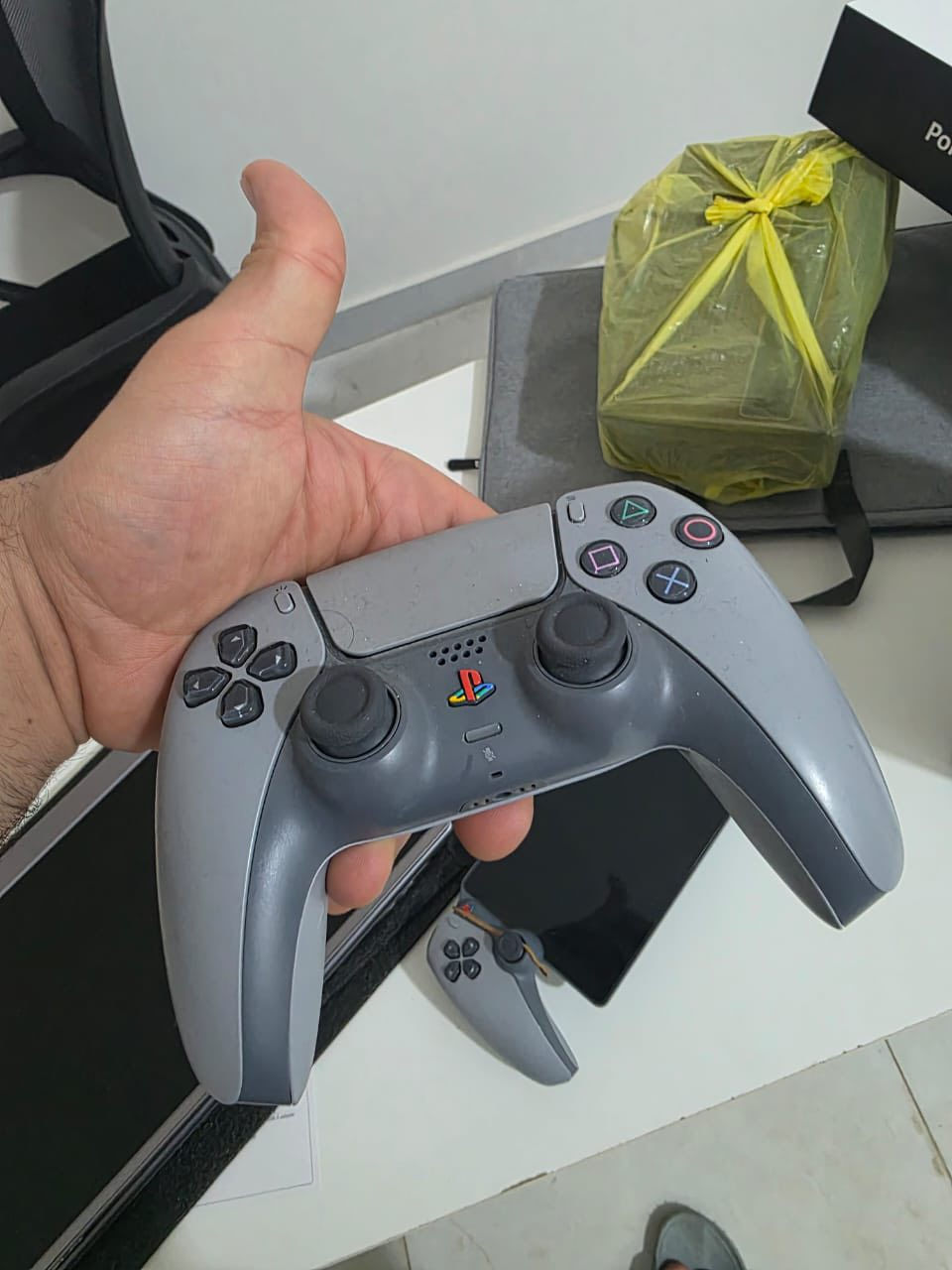 سلام عليكم للبيع 
ps5 نسخه 30 سنه
بورتال نسخه 30 سنه 
+ سيدي درايف 
+ الالعاب الموضحه ب الصور
الجهاز جديد جدا استعمال قليل البورتال بس مفتوح من الكارتون 
جميع الملحقات الاصليه والكارتونات ويا 
السعر 1600 الف


**إذا كنت صاحب هذا الإعلان وتريد حذفه لأي سبب، رجاءا أرسل رسالة إلى الدعم الفني**