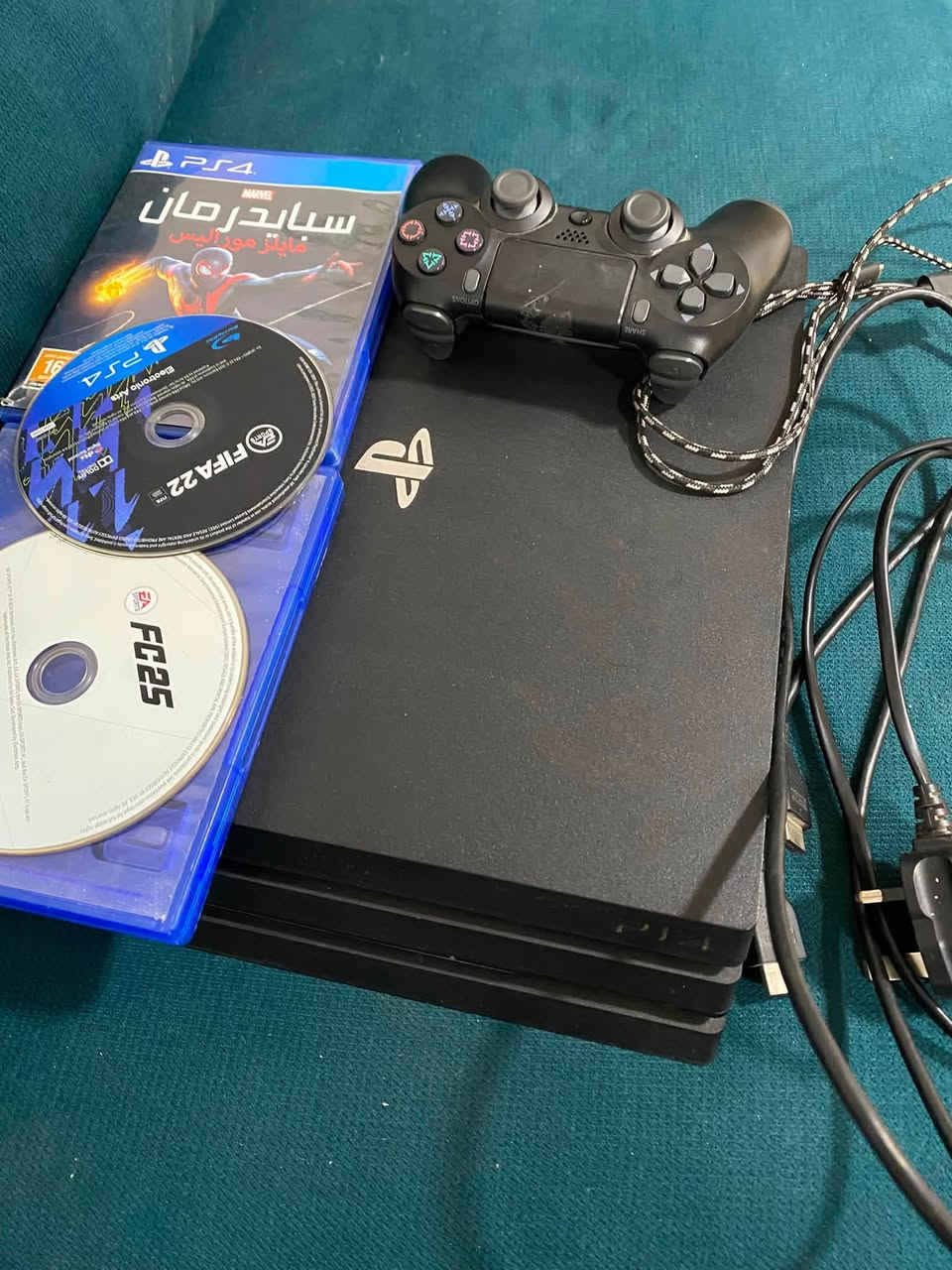 بلي فور برو ( مو مهكر )
نضيف 1 تيرا مع كيبل HD وييدة اصلية 
وفيفا 25 و22 وسبايدرمان مارڤل 
رايدة ب250 وبي مجال مكاني الدورة 
***********
