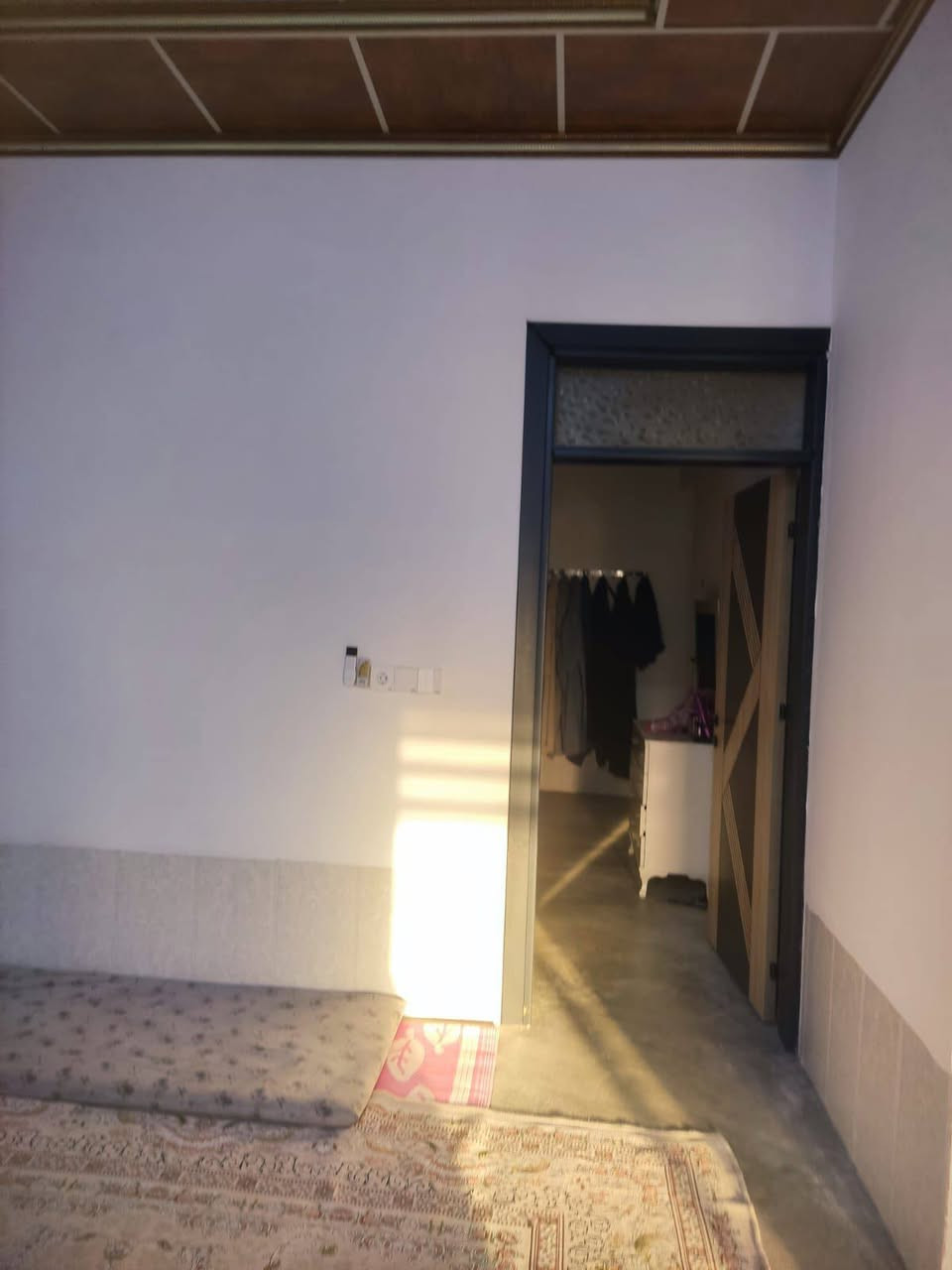 يعلن مكتب ابو يحيى لتجارة العقارات في محافظه كركوك قضاء الدبس  عن بيع بيت في حي گولان المعسكر بالقرب من بيت  ابو فراس  وجامع حجي مشير  مساحته  ١٨٠   متر يتكون ٢ نوم  هول  مع استقبال صحيات  داخليه وخارجيه  مطبخ  حار وبارد  البيت كاشي فول   المنطقه خدمات  السعر على الخاص كما موضح بالصور أدناه 👇👇👇👇👇👇👇للتواصل عبر الأرقام التاليه
*********** يحيى الحمداني ابو عبدالله 
***********
*********** يحيى الحمداني ابو عبدالله
للعلم والاطلاع كل الأرقام واتس اب 
   ( التوفيق من الله و للجميع)
ملاحظه دوام المكتب من الساعة التاسعة صباحا لغاية الواحدة ليلا للتواصل على الأرقام المذكوره اعلاه ☝️☝️☝️☝️☝️
