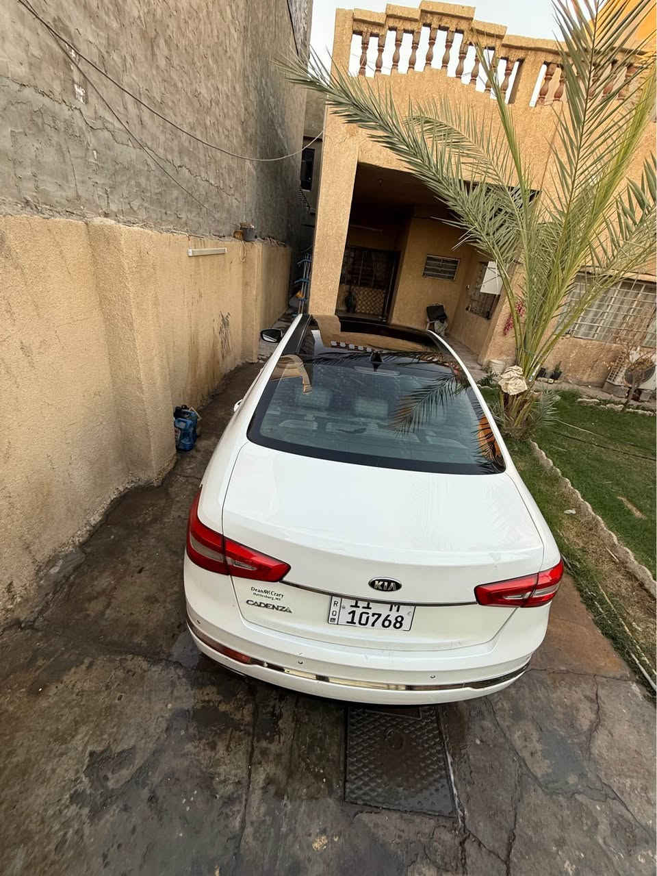 السلام عليكم 
كادنزا 2015  امريكي  بيهة 3 قطع صبغ فقط بدون دواخل 
فول مواصفات 
المواصفات 
6 سلندر 3300
بصمه تشغيل 
بصمه ابواب  +جنطه
بانوراما 
كشنات جلد 
كشنات تدفئه-تبريد
كشنات الامامي كهرباء 
برده خلفيه 
لد امامي 
كشن خزن 
كامره خلفي
حساس خلفي 
تحكم ستيرن متكامل 
تبريد قطعتين 
تبريد بيانو  
تدفئة تبريد ستيرن
مري قلاب +اشاره
ماشية : 135mi
مناقصها اي شي
السيارة بإسمي رقم بغداد دولي 
السعر : 135 ورقة وبيها مجال

مكانهة بغداد الزعفرانية
*********** بغداد, العراق
