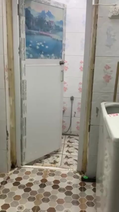 بيت للبيع نظيف بناءجديد شارع الدغاري المساحه 110للاتصال***********
