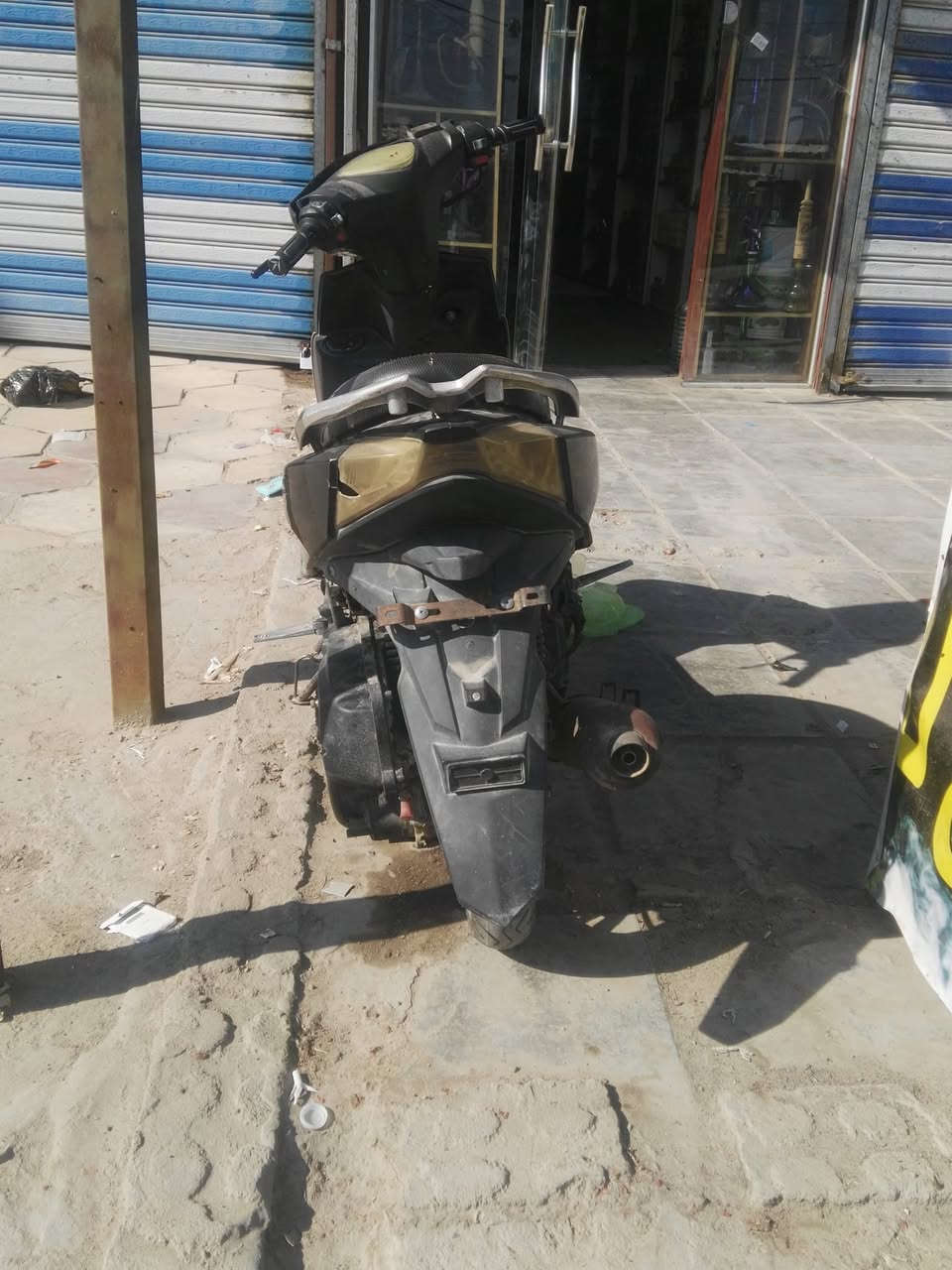 السلام عليكم ورحمة الله وبركاته 
سگنز fs صيني 
مكينه جاهزة ضمان شلعة ومعدل ماشي عليها 100+ 
عداد شغال 
لايت أبيض عالي والناصي ملون 
بكلايت شغال 
أشاير شغاله 
كهربائيات كلها سليمة 
تشتغل سلف بأي وقت 
عوزها قبق هندر وقبق باتري فقط 
سعر 300 بيها مجال أو مراوس بجهاز حسب القناعة. 
تواصل واتساب ***********
ما متواجد بالفيس دائما 
مكاني الناصرية مركز
