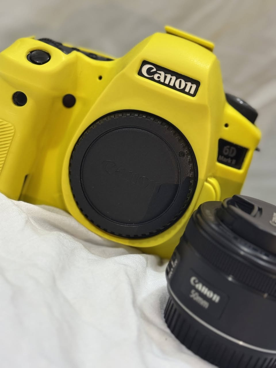 للبيع كانون 6D مارك 2 ( أخت الجديد )
مع عدسة 50 ملم 
شاحنة + بطارية + جلاتين
المكان بغداد مدينة الصدر

#الشراي يتفضل خاص


**إذا كنت صاحب هذا الإعلان وتريد حذفه لأي سبب، رجاءا أرسل رسالة إلى الدعم الفني**