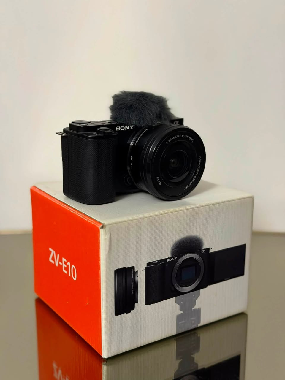 SONY ZV-E10 سوني
للبيع 
نظيفة واستخدم قليل جدا
مستعجل للبيع قيم واخذ
***********
