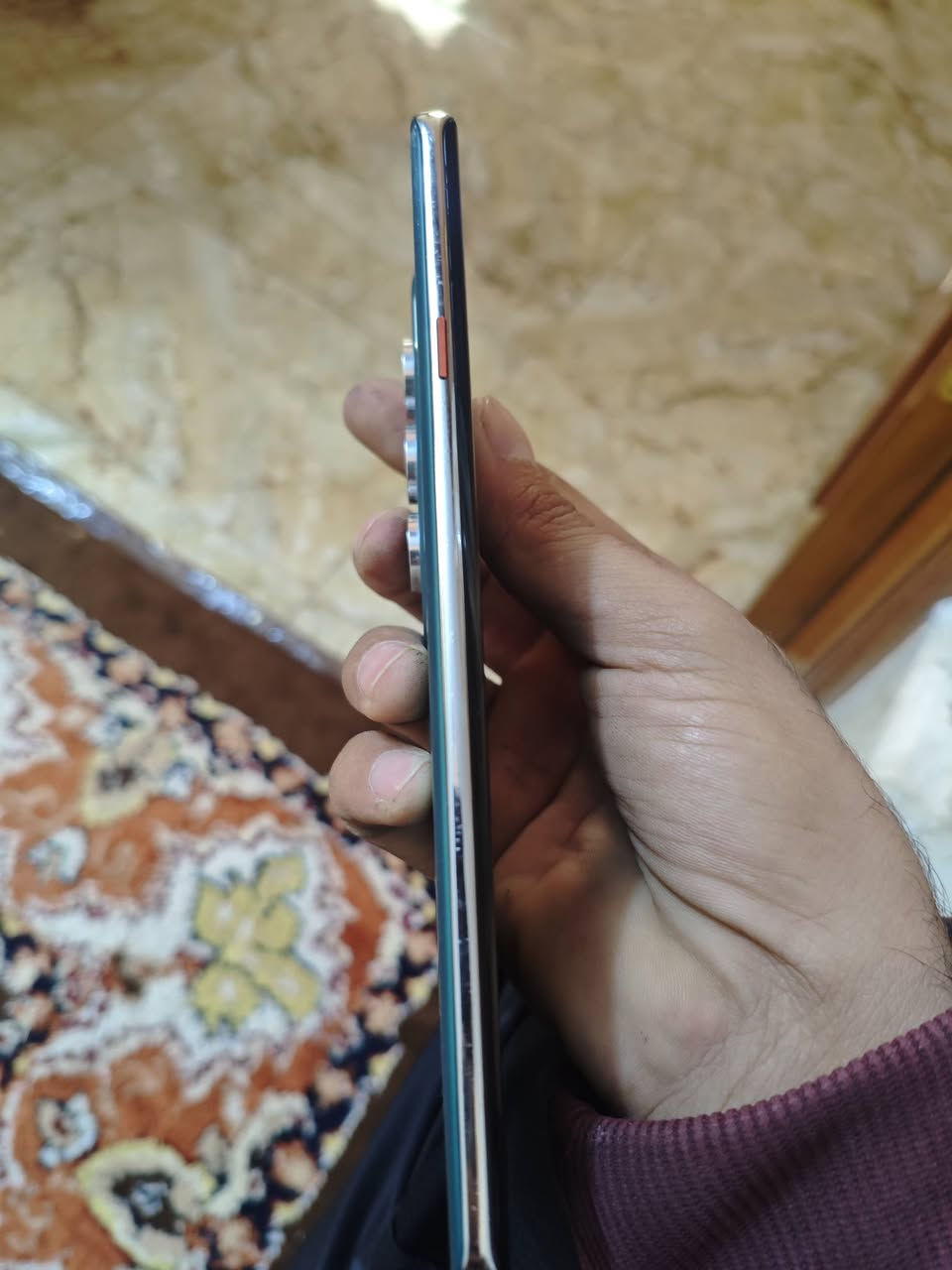 سلام عليكم TECO  CAMON 40 الجهاز فايف جي الجهاز نضافه كلش عاليه مع الباكيت وشاحنه  الاتصال ***********
