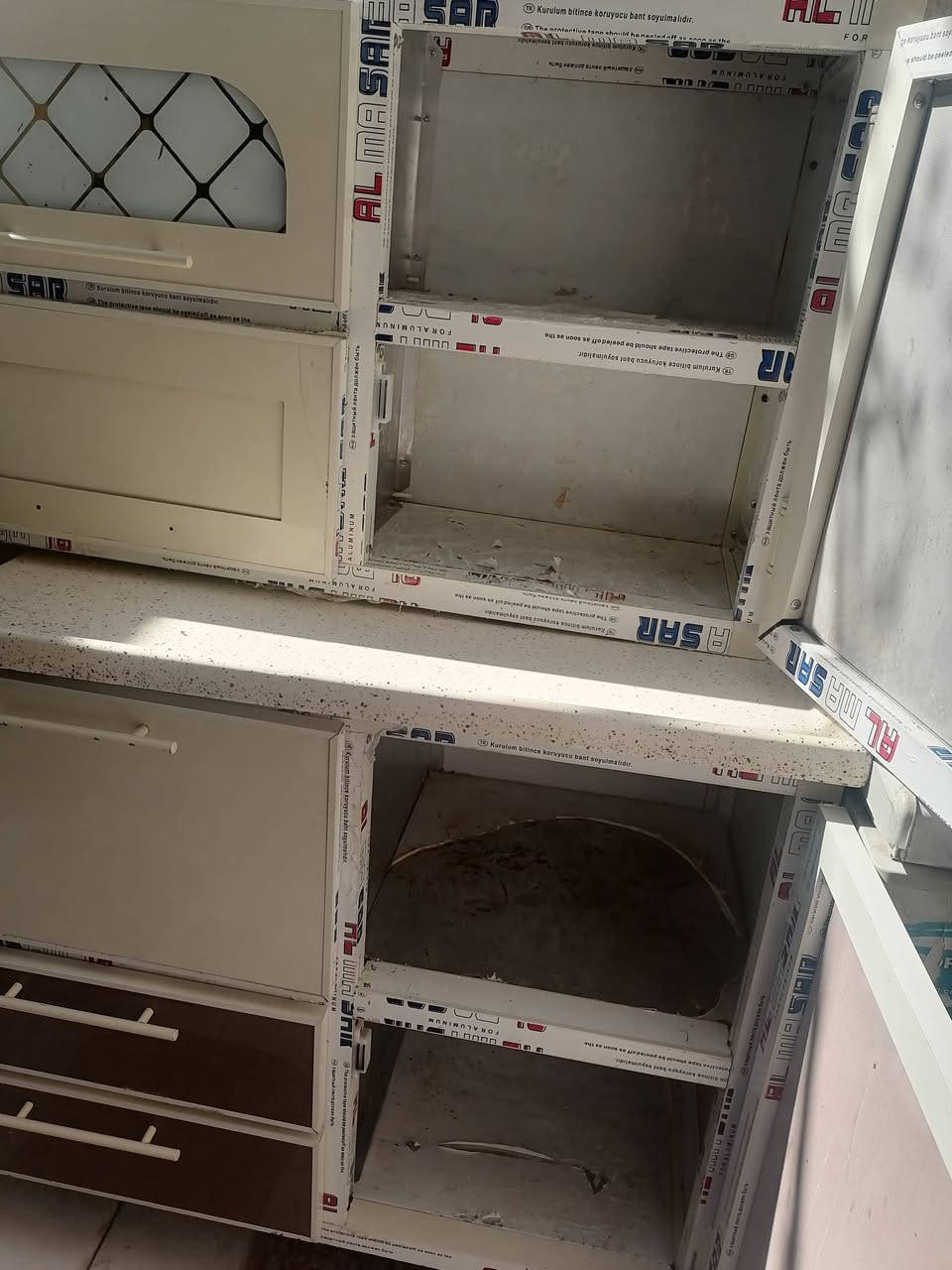 كاونتر ابو السنك تسكام متر ونص مرمر ب٢٢٠وبي مجال بسيط
***********
