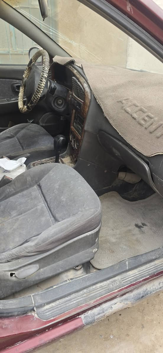 السلام عليكم 
كيا سفيا ٢٠٠١ باسمي 
مكانها بالكوفة .   .. ابيعها كومة حديد 
كير اوتوماتيك.... حداديتها ٨٠ •/• زينة
رقمها نجف
سنويتها ساقطه صارلها سنتين.. السيارة تشتغل توديني وتجيبني بس يحتاجلها بعض ترتيبات
سعرها ٢٨ ورقة وبيها مجال للطيبين حك الضيافة 
تفضل اتصل وانا خادم لحضرتكم 
***********
