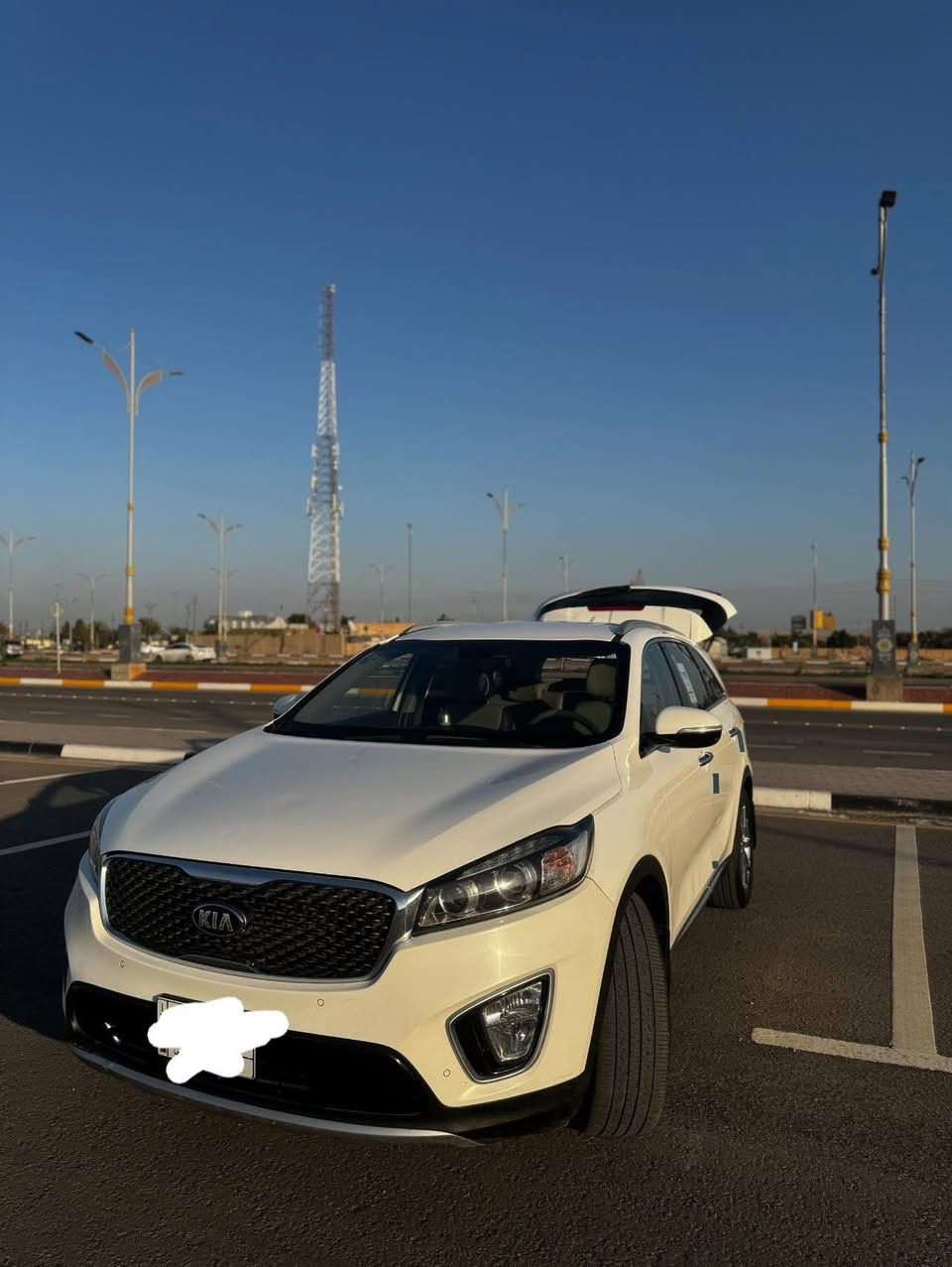 السلام عليكم
كيا سورنتوا 2016 
6 سلندر 3300 خليجية
فول عدا ( فتحة ) 
الملاحضات : باب الصدر + جاملغ الصدر وشبر من بنيد هذني صبغ + باب سايق شبر وشويه هم صبغ 
دواخل كله سليم ومابيها حادث قوي 
سونار مرفق هم
باقي السيارة من كير ومحرك وايرباك وكهربائيات كله سليم 
رقم بغداد تحويل يمي راعيها موجود كربلاء سيارة ( مشروع وطني) 
تخم تاير جديد
باتري جديد
دهن تبديل جديد هستوه 
سيارة تخبل ونضيفه و استخدام شخصي 
ماشية: 132 kmحقيقي
السعر اتصل وبيك خير وتدلل مكاني كربلاء 
***********
